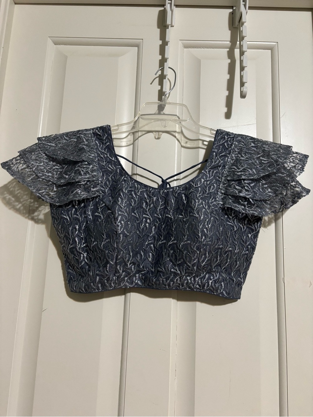 Grey color crop top with silver leaf-like pattern & ruffled sleeves 38 bust New